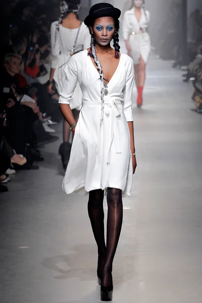 Look 7